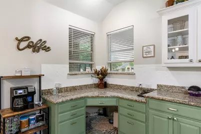 4404 Cluster Oak Court, Granbury, TX 76049 - Photo 14