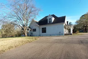 601 Holbrook St, Mount Vernon, TX 75457 - Photo 2