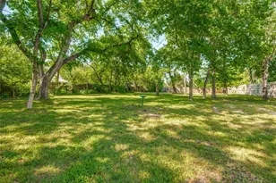 411 E Ross St, Waxahachie, TX 75165 - Photo 4