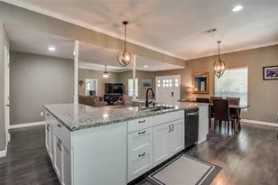 411 E Ross St, Waxahachie, TX 75165 - Photo 6