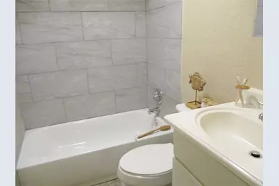 505 W 10th Street, Bonham, TX 75418 - Photo 12