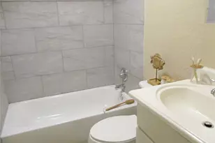 505 W 10th St, Bonham, TX 75418 - Photo 12