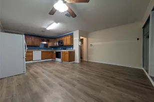 717 Bluebonnet St, Mexia, TX 76667 - Photo 4