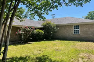 717 Bluebonnet St, Mexia, TX 76667 - Photo 2