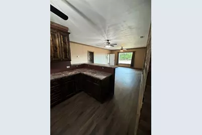 510 Cain St, Quanah, TX 79252 - Photo 4