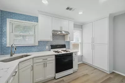 2104 W Lotus Avenue, Fort Worth, TX 76111 - Photo 4