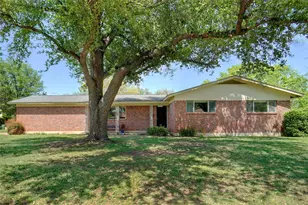 6721 Cylinda Sue Cir, North Richland Hills, TX 76180 - Photo 2