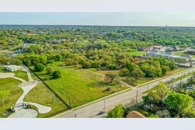 2 Elkhorn Drive, Arlington, TX 76016 - Photo 2