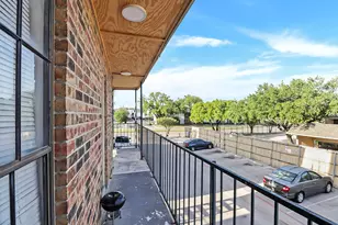 9520 Royal Ln, Dallas, TX 75243 - Photo 6