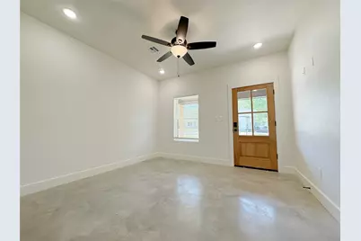 611 W Baker Street, Denison, TX 75020 - Photo 6