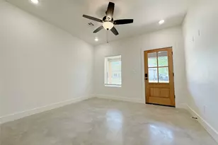 611 W Baker St, Denison, TX 75020 - Photo 6