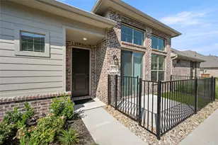 2621 St Helena Ln, Grand Prairie, TX 75054 - Photo 2