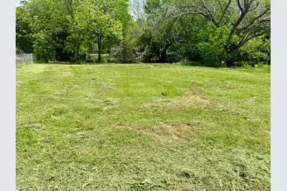 205 W Houston Street, Bowie, TX 76230 - Photo 4