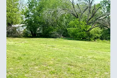 205 W Houston Street, Bowie, TX 76230 - Photo 8