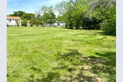 205 W Houston Street, Bowie, TX 76230 - Photo 10