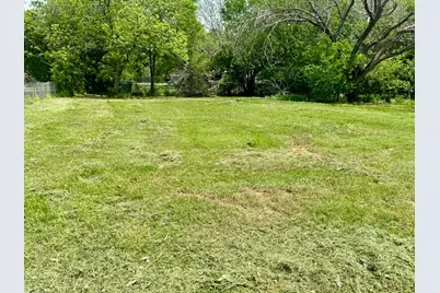 205 W Houston Street, Bowie, TX 76230 - Photo 4