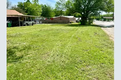 900 N Mason Street, Bowie, TX 76230 - Photo 4