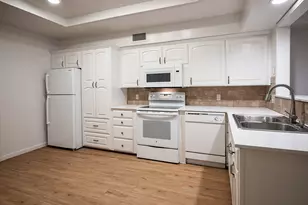 3451 Courtyard Cir, Farmers Branch, TX 75234 - Photo 8