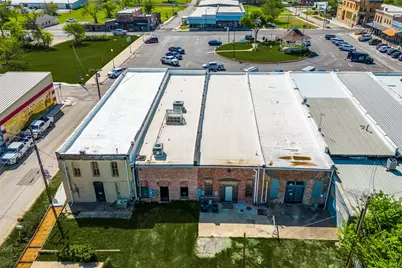 109 S Jefferson Street, Pilot Point, TX 76258 - Photo 10