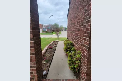 6468 Regina Drive, Fort Worth, TX 76131 - Photo 4