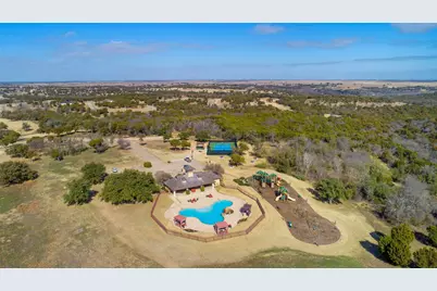 6008 Killmarnoch Drive, Cleburne, TX 76033 - Photo 32