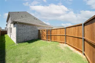 1449 Sun Gdn Wy, Justin, TX 76247 - Photo 2