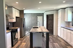 322 E College St, Fairfield, TX 75840 - Photo 8