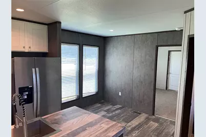 322 E College Street, Fairfield, TX 75840 - Photo 14