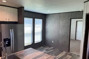 322 E College St, Fairfield, TX 75840 - Photo 14