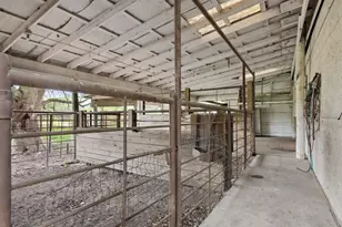 1302 Forreston Rd, Waxahachie, TX 75165 - Photo 16