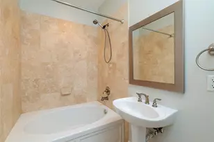 724 Skyline Bluff Ct, Fort Worth, TX 76102 - Photo 16