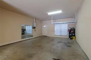 724 Skyline Bluff Ct, Fort Worth, TX 76102 - Photo 24