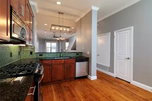 724 Skyline Bluff Ct, Fort Worth, TX 76102 - Photo 2