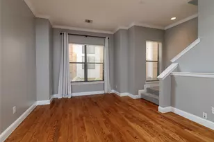 724 Skyline Bluff Ct, Fort Worth, TX 76102 - Photo 4