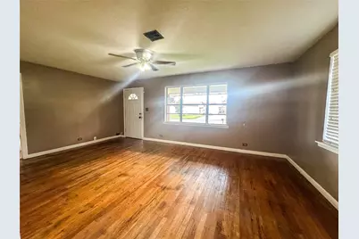 407 Bremond Street, Franklin, TX 77856 - Photo 4