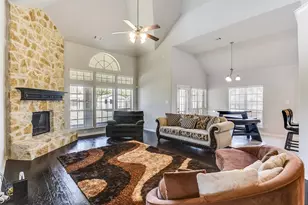 211 Stonegate Wy, Red Oak, TX 75154 - Photo 12