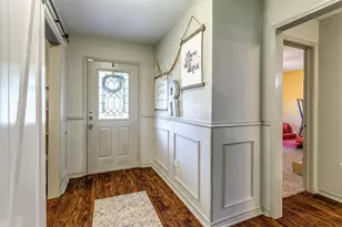 2123 Valleydale Dr, Arlington, TX 76013 - Photo 2