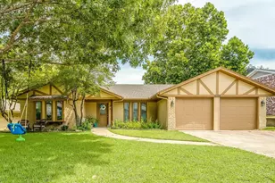 2123 Valleydale Dr, Arlington, TX 76013 - Photo 1