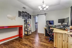 2123 Valleydale Dr, Arlington, TX 76013 - Photo 4