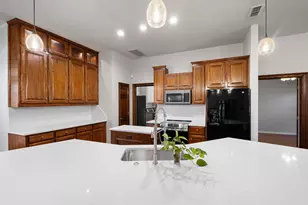 19 Shady Creek Ln, Bridgeport, TX 76426 - Photo 12