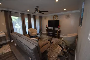 538 E Avenue J, Grand Prairie, TX 75050 - Photo 4