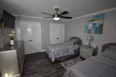 538 E Avenue J #B, Grand Prairie, TX 75050 - Photo 20