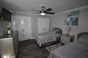 538 E Avenue J, Grand Prairie, TX 75050 - Photo 20