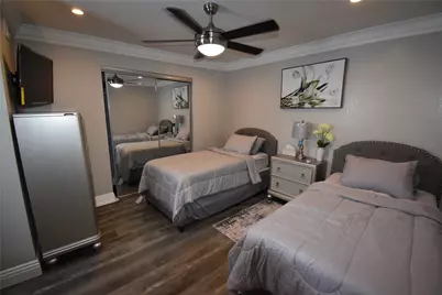 538 E Avenue J #B, Grand Prairie, TX 75050 - Photo 16