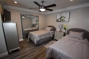 538 E Avenue J, Grand Prairie, TX 75050 - Photo 16