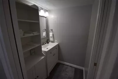 538 E Avenue J #B, Grand Prairie, TX 75050 - Photo 22