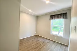 329 Capricorn Dr, Granbury, TX 76049 - Photo 8