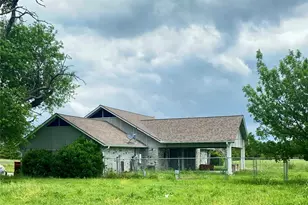 218 Co Rd 2992, Windom, TX 75492 - Photo 18