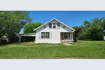 108 W Stroud Street, Frost, TX 76641 - Photo 1