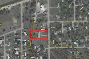 304 Newell Dr, Hudson Oaks, TX 76087 - Photo 2